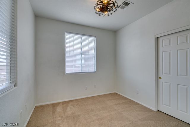 10200 Deerfield Beach Avenue 203, Las Vegas, NV 89129
