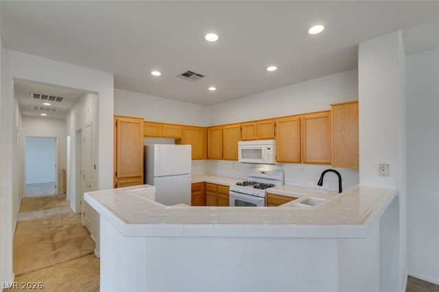 10200 Deerfield Beach Avenue 203, Las Vegas, NV 89129