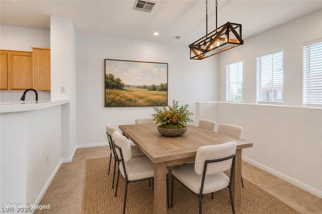 10200 Deerfield Beach Avenue 203, Las Vegas, NV 89129