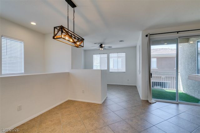10200 Deerfield Beach Avenue 203, Las Vegas, NV 89129