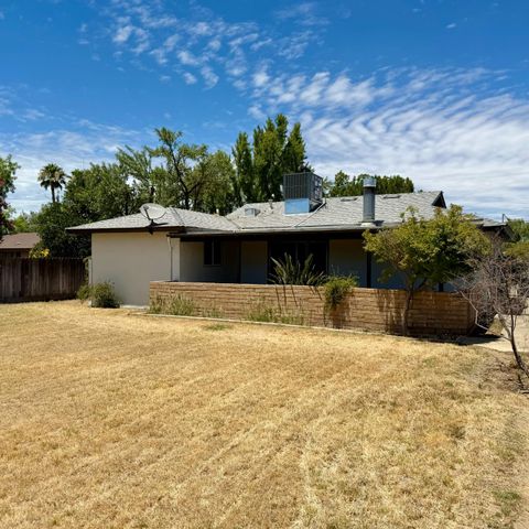 1830 W 5th Street, Madera, CA 93637