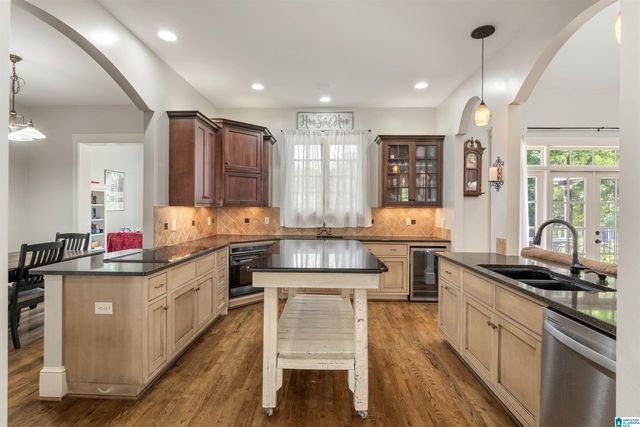 308 STONE BROOK CIRCLE, Hoover, AL 35226