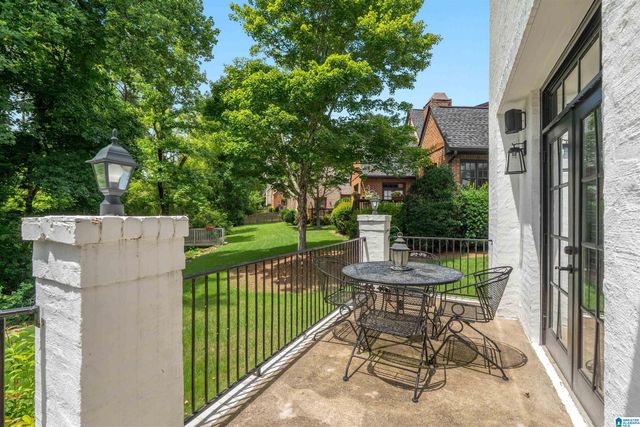 308 STONE BROOK CIRCLE, Hoover, AL 35226