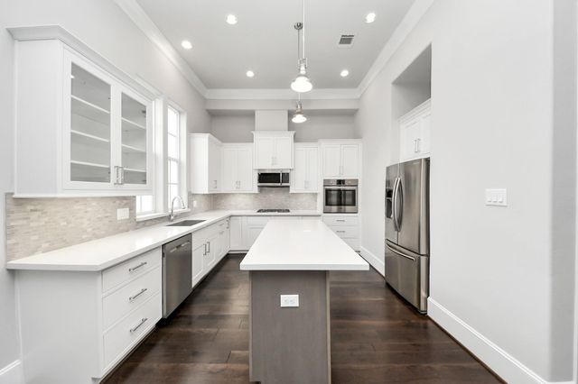 2004 Lou Ellen Lane C, Houston, TX 77018