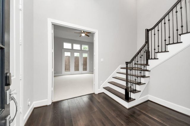 2004 Lou Ellen Lane C, Houston, TX 77018
