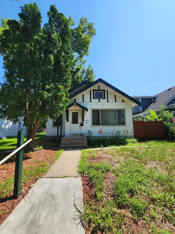 1332 Upton Avenue N, Minneapolis, MN 55411