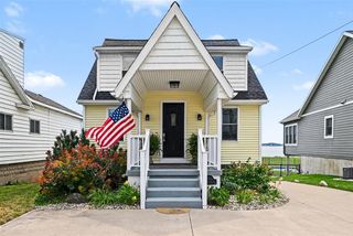 345 Ruddiman Drive, Muskegon, MI 49445
