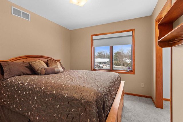 751 KARBERG LANE, Port Edwards, WI 54469