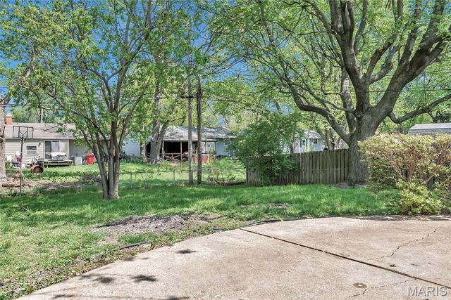 765 Babler Drive, Florissant, MO 63031