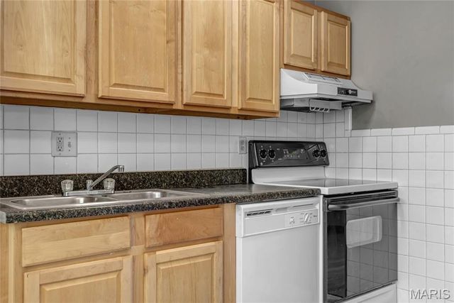 765 Babler Drive, Florissant, MO 63031