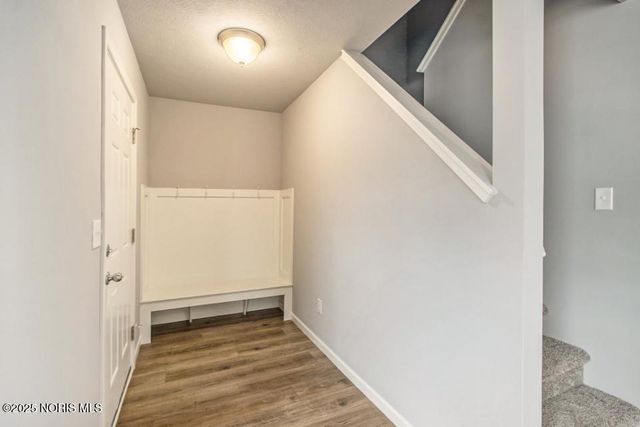 160 Meadowgate Drive, Walbridge, OH 43465