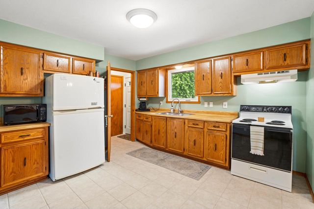 2725 Red Maple COURT, Racine, WI 53402