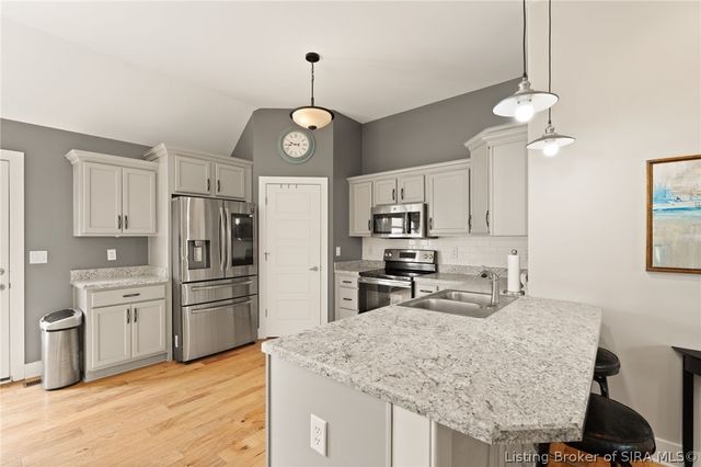 2919 Chestnut Eagle Ridge, Jeffersonville, IN 47130