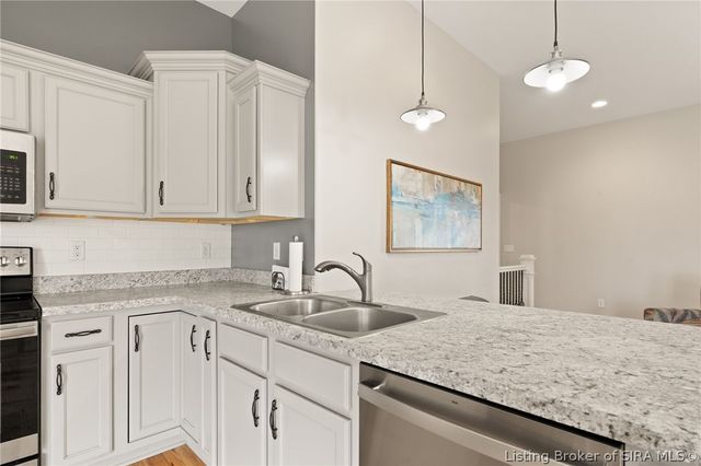 2919 Chestnut Eagle Ridge, Jeffersonville, IN 47130