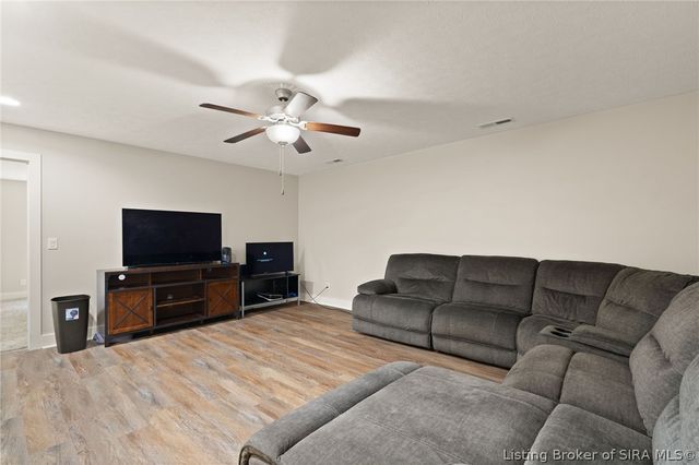 2919 Chestnut Eagle Ridge, Jeffersonville, IN 47130