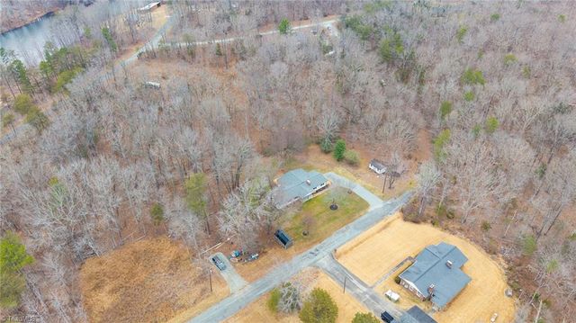 1528 Idlewild Avenue, Burlington, NC 27217