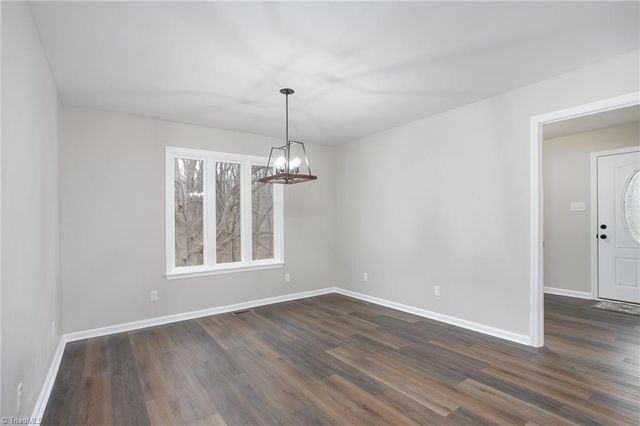 1528 Idlewild Avenue, Burlington, NC 27217