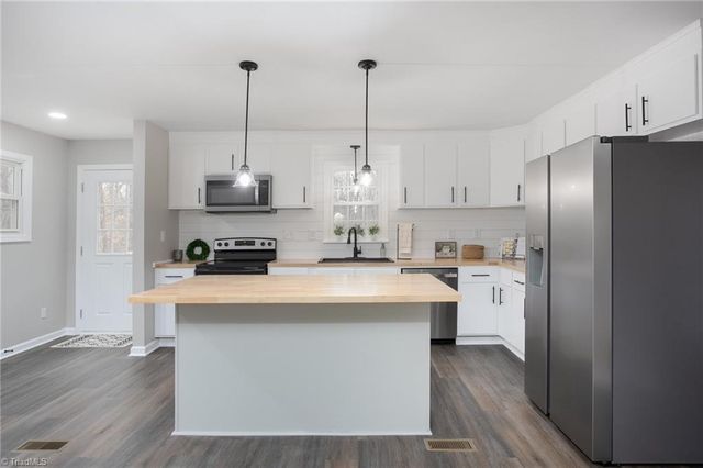 1528 Idlewild Avenue, Burlington, NC 27217