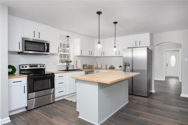 1528 Idlewild Avenue, Burlington, NC 27217