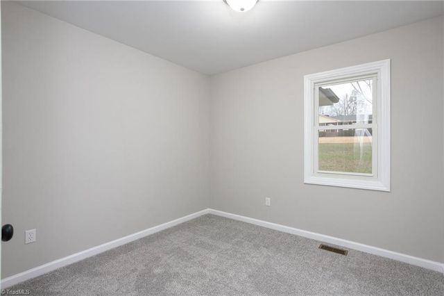 1528 Idlewild Avenue, Burlington, NC 27217