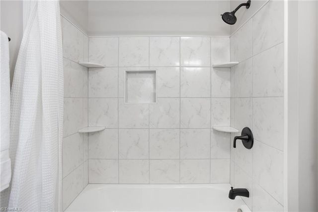 1528 Idlewild Avenue, Burlington, NC 27217