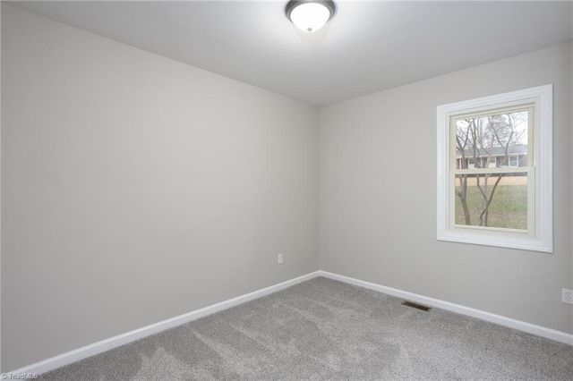 1528 Idlewild Avenue, Burlington, NC 27217