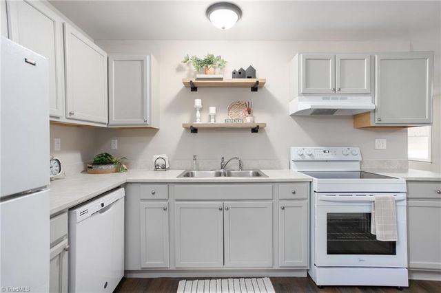 1528 Idlewild Avenue, Burlington, NC 27217