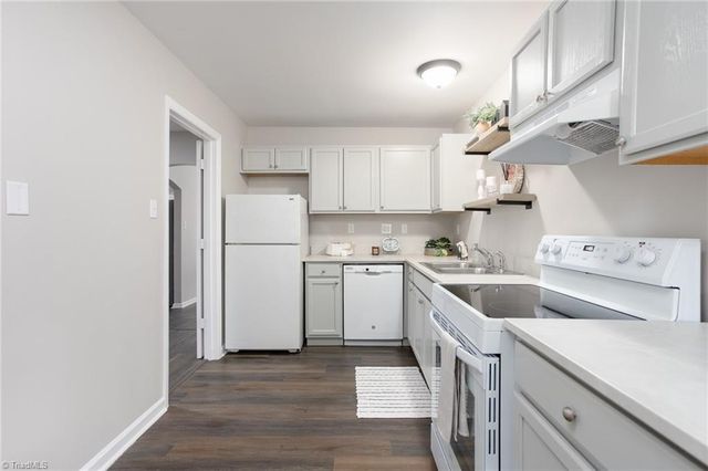 1528 Idlewild Avenue, Burlington, NC 27217