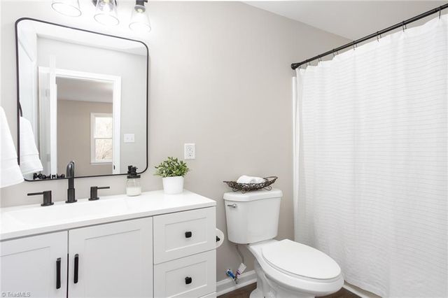 1528 Idlewild Avenue, Burlington, NC 27217