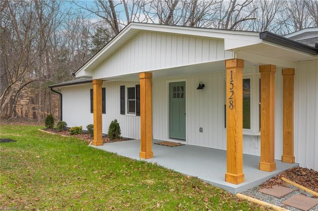 1528 Idlewild Avenue, Burlington, NC 27217