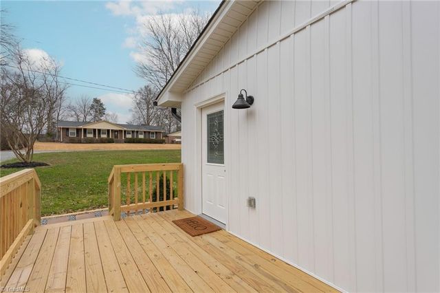 1528 Idlewild Avenue, Burlington, NC 27217