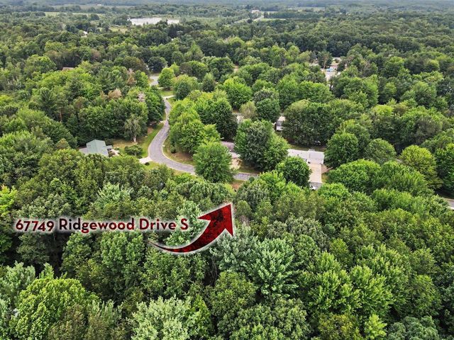 67749 Ridgewood Drive, South Haven, MI 49090