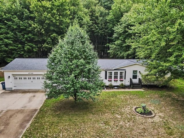 67749 Ridgewood Drive, South Haven, MI 49090
