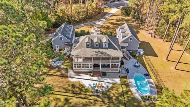 11 Bullens Creek Drive, New Bern, NC 28562