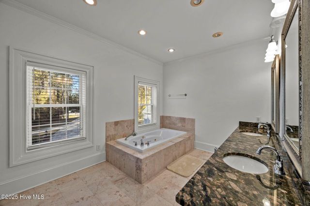 11 Bullens Creek Drive, New Bern, NC 28562