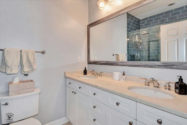 3640 N Damen Avenue 1, Chicago, IL 60618