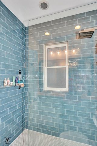 3640 N Damen Avenue 1, Chicago, IL 60618