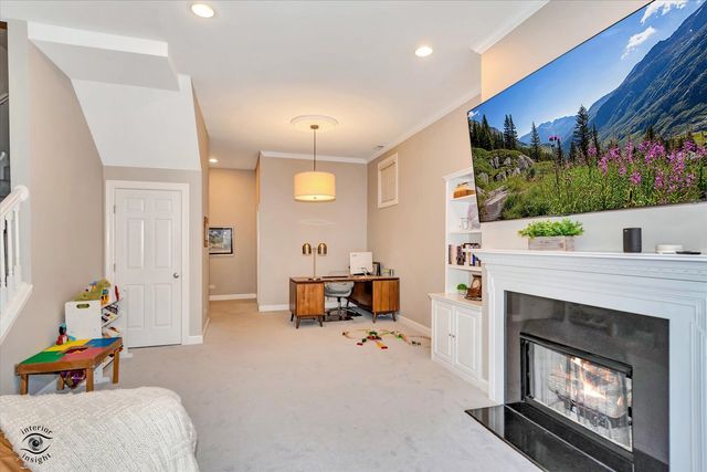 3640 N Damen Avenue 1, Chicago, IL 60618