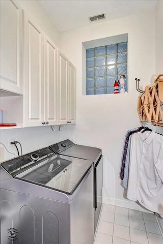 3640 N Damen Avenue 1, Chicago, IL 60618