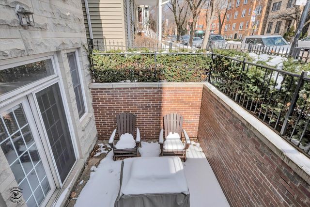 3640 N Damen Avenue 1, Chicago, IL 60618