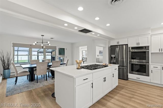 22624 Rio Vista Street, Saint Clair Shores, MI 48081