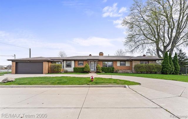 22624 Rio Vista Street, Saint Clair Shores, MI 48081