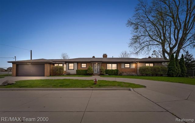 22624 Rio Vista Street, Saint Clair Shores, MI 48081