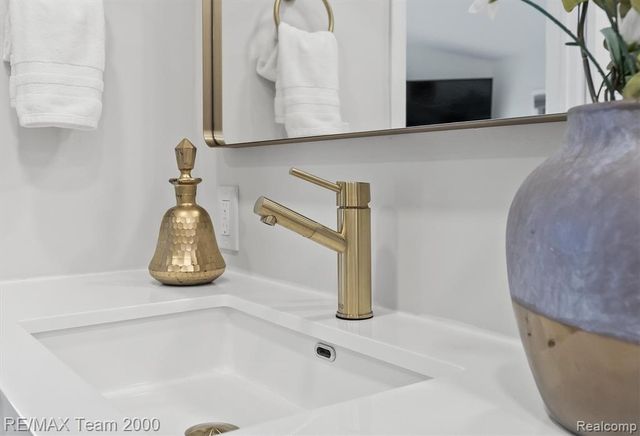 22624 Rio Vista Street, Saint Clair Shores, MI 48081