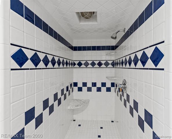22624 Rio Vista Street, Saint Clair Shores, MI 48081