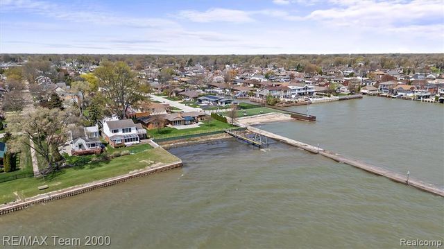 22624 Rio Vista Street, Saint Clair Shores, MI 48081