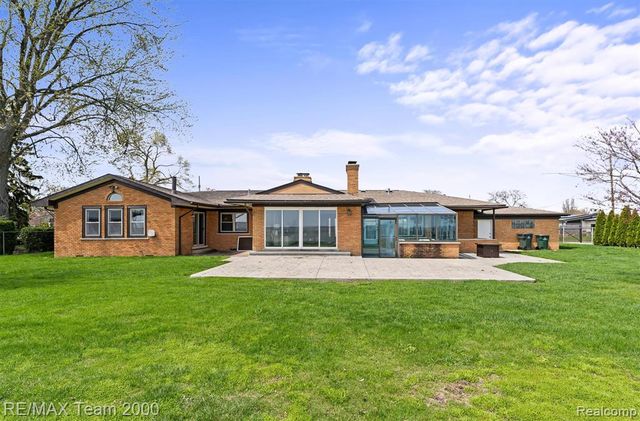 22624 Rio Vista Street, Saint Clair Shores, MI 48081