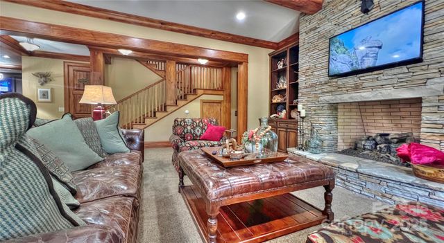 538 Chestertown Drive, Mill Spring, NC 28756