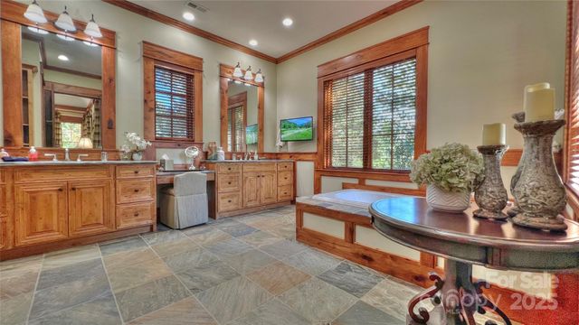 538 Chestertown Drive, Mill Spring, NC 28756