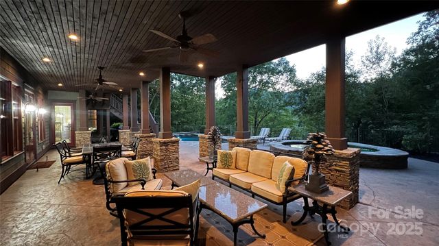 538 Chestertown Drive, Mill Spring, NC 28756